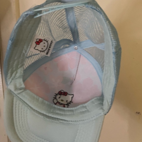 Hello kitty snapback - Picture 3 of 4